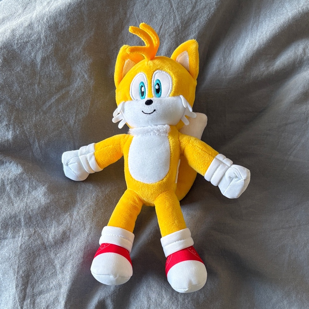 Tails (Sonic the Hedgehog) Plush Toy with Red Shoes tag removed EUC